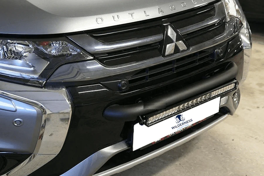 MITSUBISHI OUTLANDER (2016 - ) WILDERNESS LIGHTING BUMPER MOUNT & LED LIGHT BAR