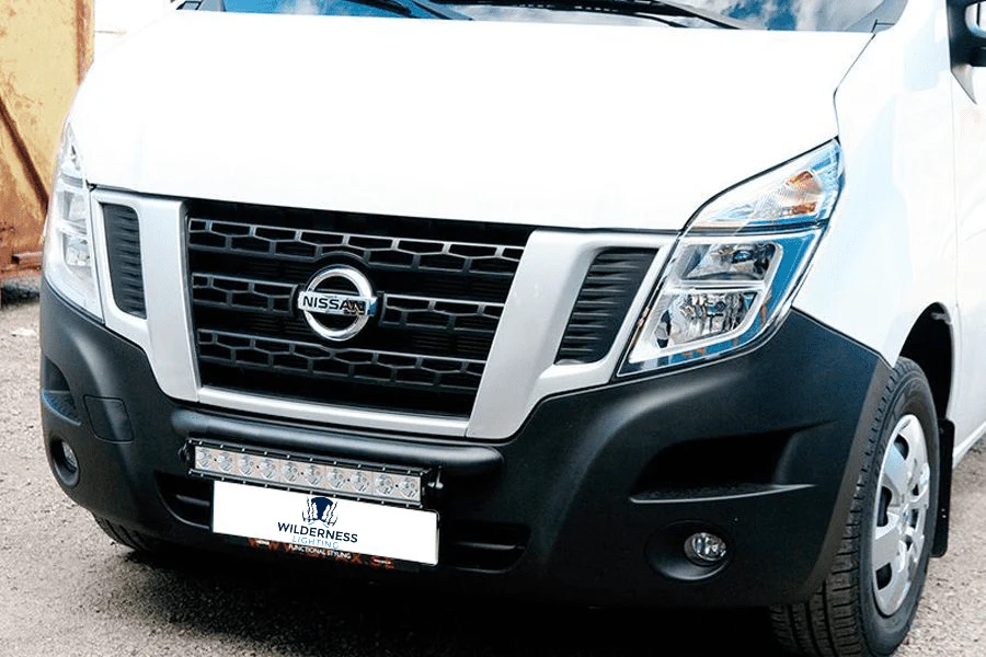 RENAULT MASTER (2011 - ) - WILDERNESS LIGHTING BUMPER MOUNT & LED LIGHT BAR