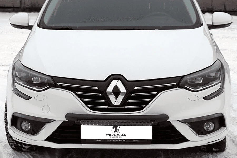 RENAULT MEGANE (2016 - ) - WILDERNESS LIGHTING BUMPER MOUNT & LED LIGHT BAR